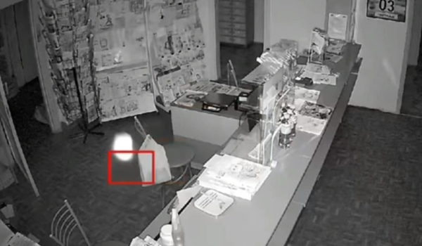 В старинном особняке Прикамья в объектив камеры попал «призрак» 